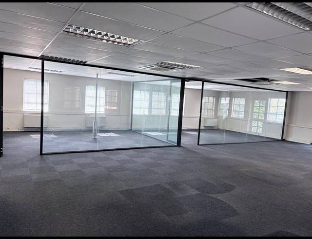 270M² OFFICE TO LET IN FOURWAYS